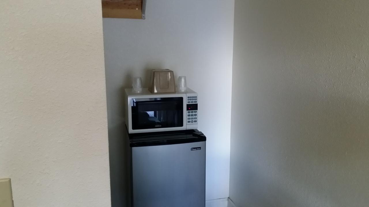 Redwood Inn וויליטס מראה חיצוני תמונה