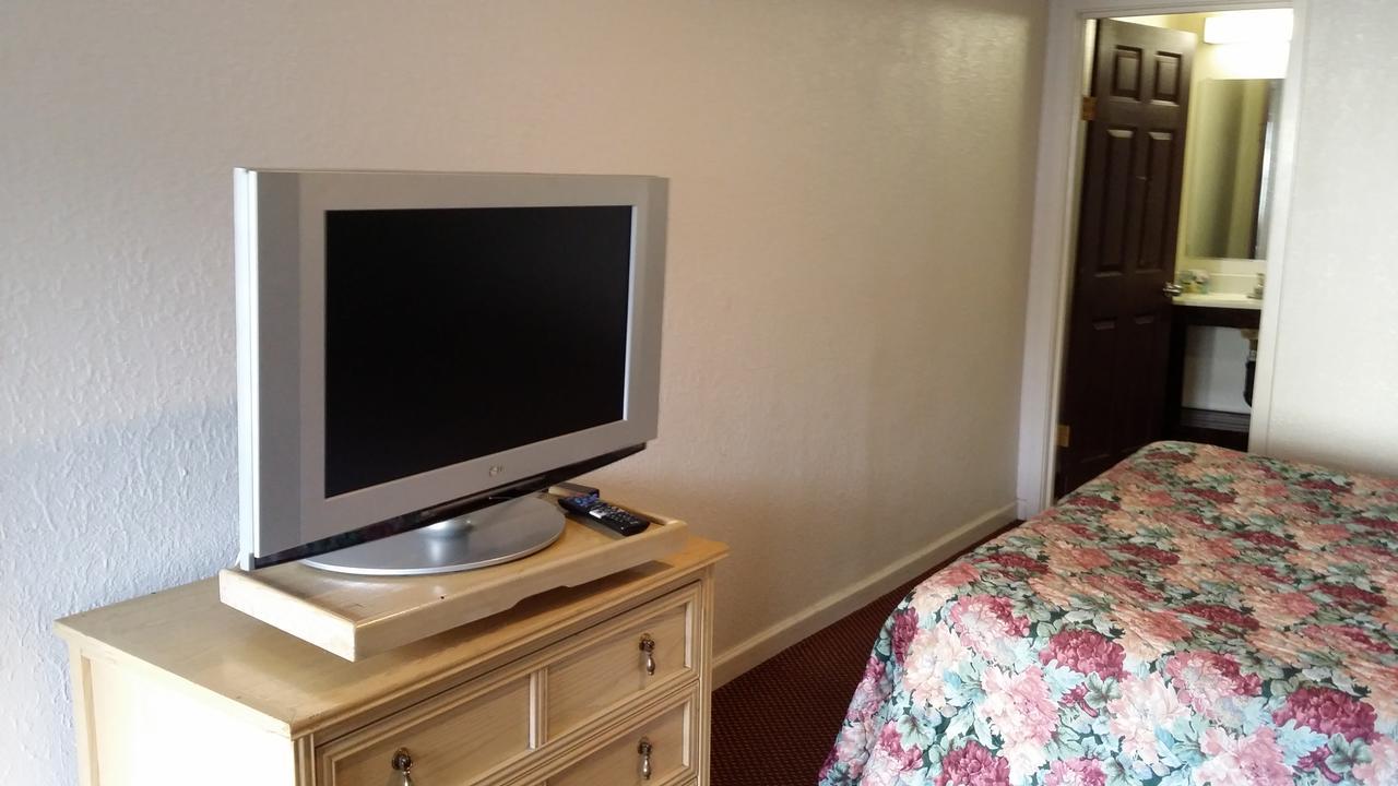 Redwood Inn וויליטס מראה חיצוני תמונה
