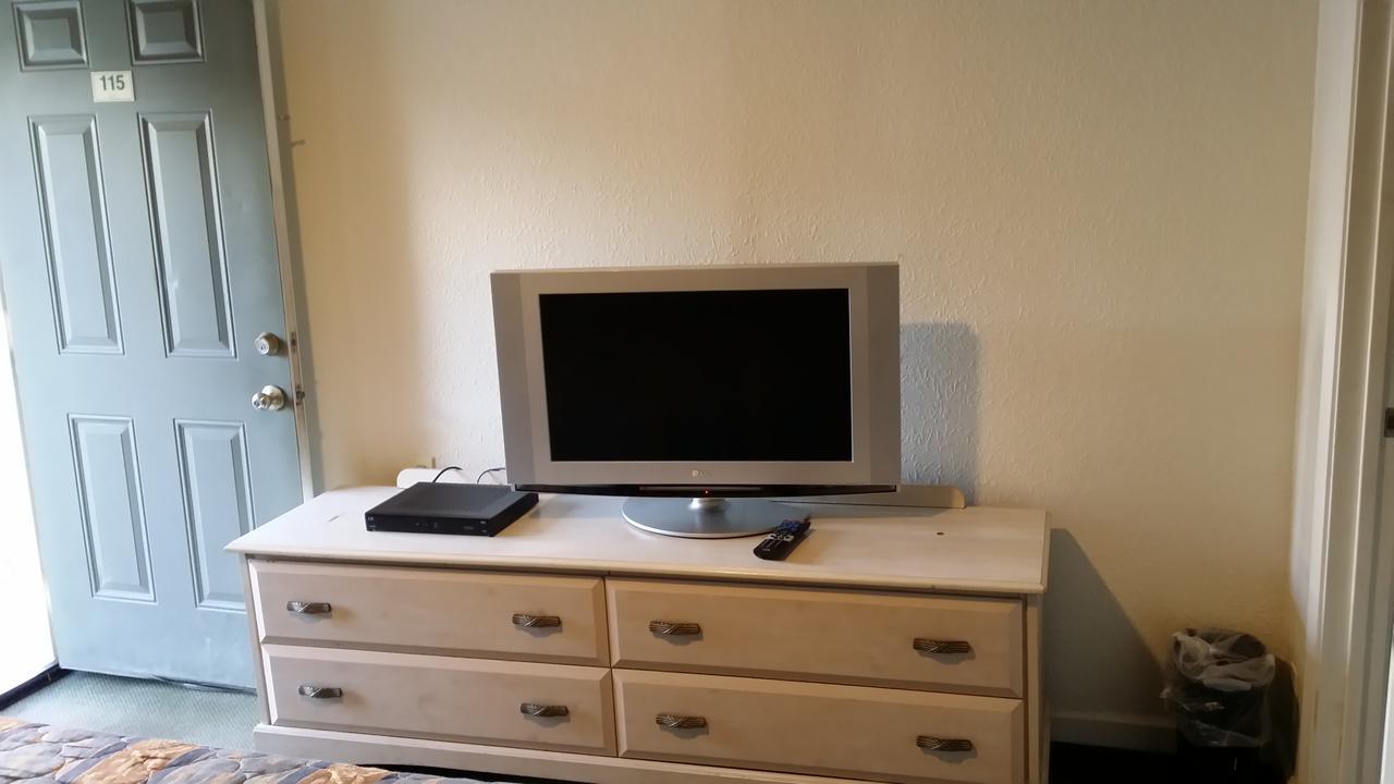 Redwood Inn וויליטס מראה חיצוני תמונה