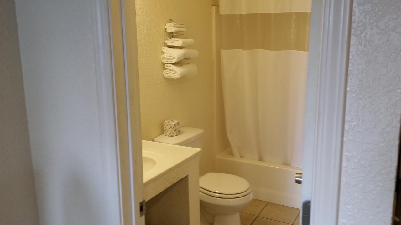 Redwood Inn וויליטס מראה חיצוני תמונה